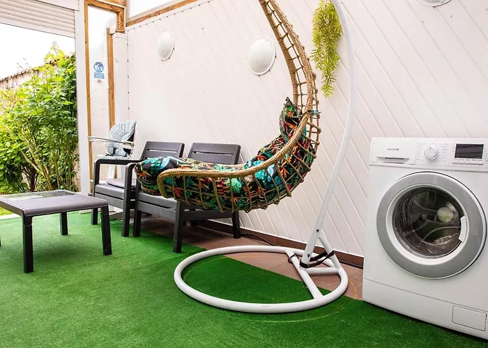 Maison De Ville Restylee Avec Jardin, Proche Gare